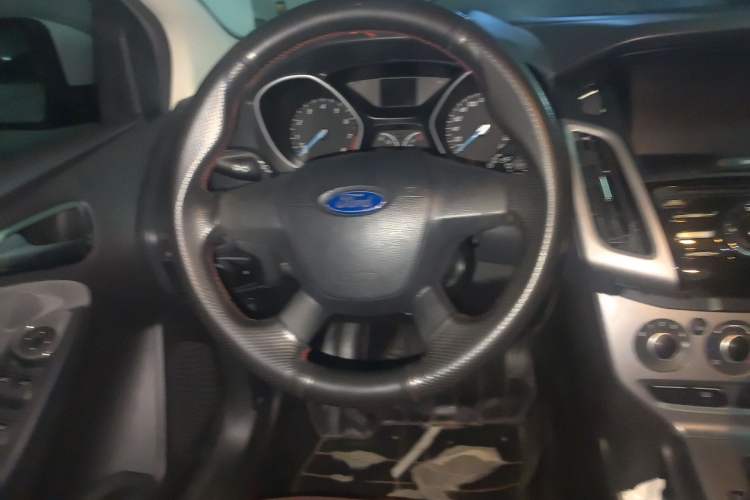 Used Ford Focus 2012 Hatchback 1.6L Automatic Comfort Model Steering Wheel