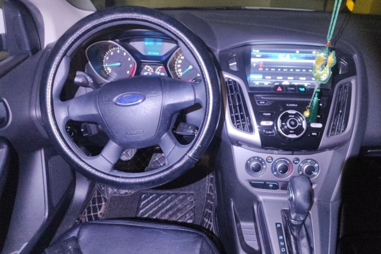 Used Ford Focus 2012 Hatchback 1.6L Automatic Comfort Model Steering Wheel