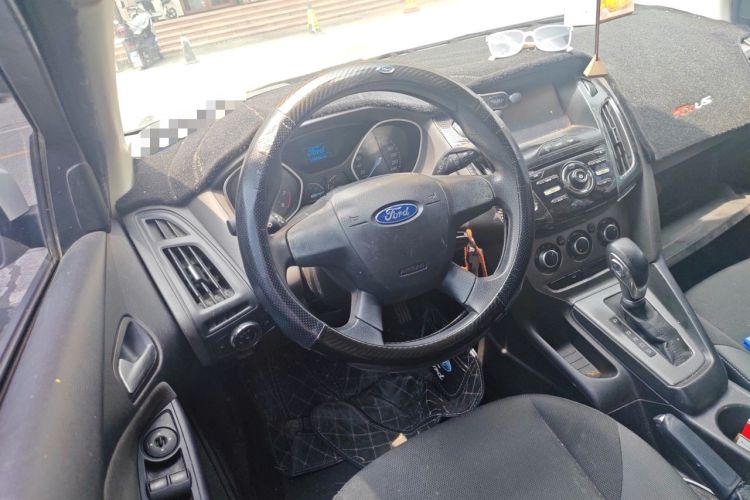 Used Ford Focus 2012 Hatchback 1.6L Automatic Comfort Model Steering Wheel