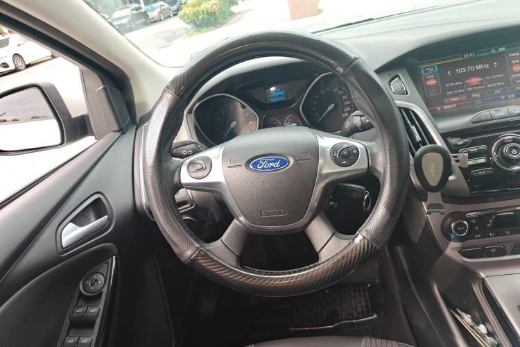 Used Ford Focus 2012 Sedan 1.6L Automatic Fashion Edition Steering Wheel