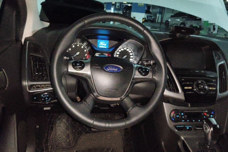 Used Ford Focus 2012 Sedan 1.6L Automatic Fashion Edition Steering Wheel