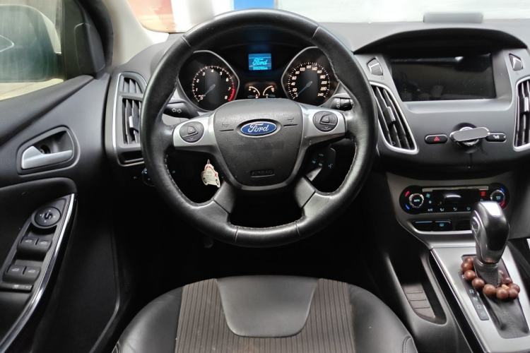 Used Ford Focus 2012 Sedan 1.6L Automatic Fashion Edition Steering Wheel