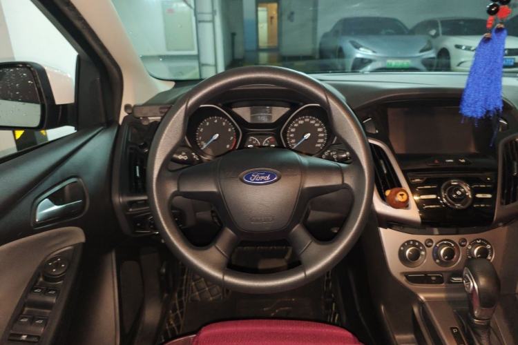 Used Ford Focus 2012 Hatchback 1.6L Automatic Fashion Edition Steering Wheel