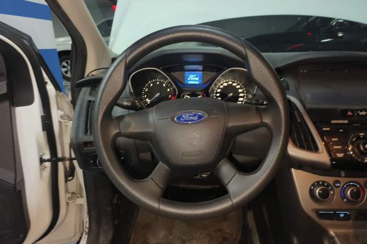 Used Ford Focus 2012 Hatchback 1.6L Automatic Comfort Model Steering Wheel