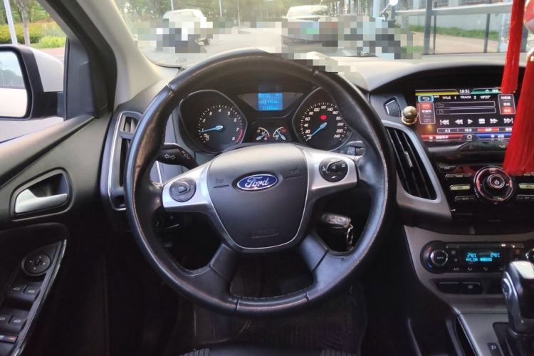 Used Ford Focus 2012 Sedan 1.6L Automatic Fashion Edition Steering Wheel