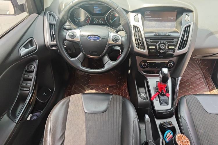 Used Ford Focus 2012 Hatchback 1.6L Automatic Fashion Edition Steering Wheel