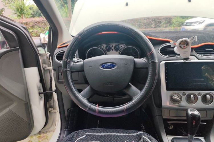 Used Ford Focus 2012 Hatchback Classic 1.8L Automatic Base Model Steering Wheel
