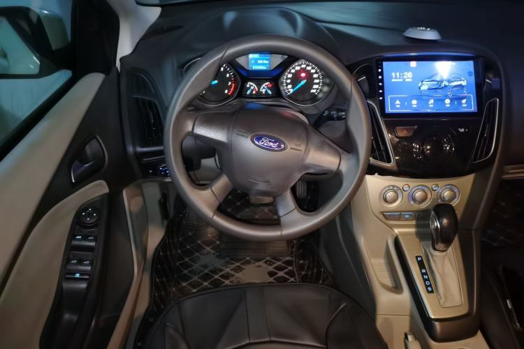 Used Ford Focus 2012 Sedan 1.6L Automatic Comfort Model Steering Wheel