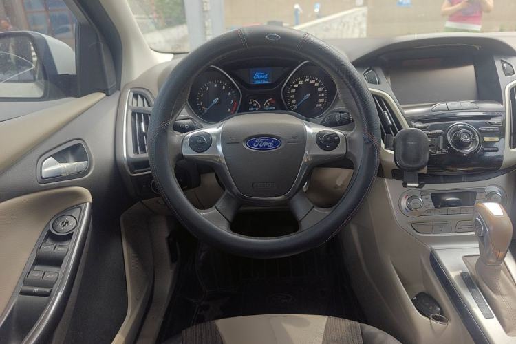 Used Ford Focus 2012 Hatchback 1.6L Automatic Fashion Edition Steering Wheel