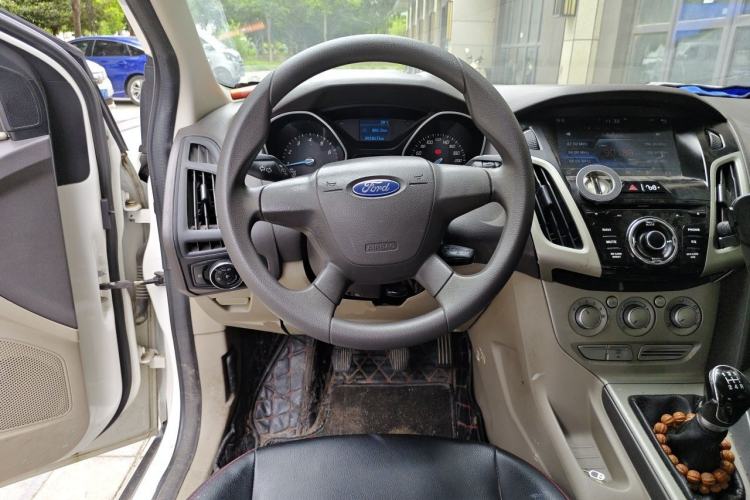 Used Ford Focus 2012 Sedan 1.6L Manual Comfort Model Steering Wheel