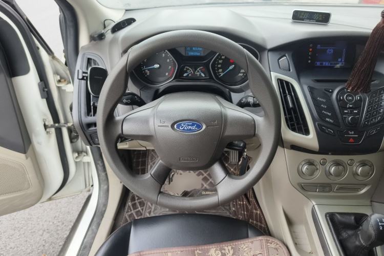 Used Ford Focus 2012 Sedan 1.6L Manual Comfort Model Steering Wheel
