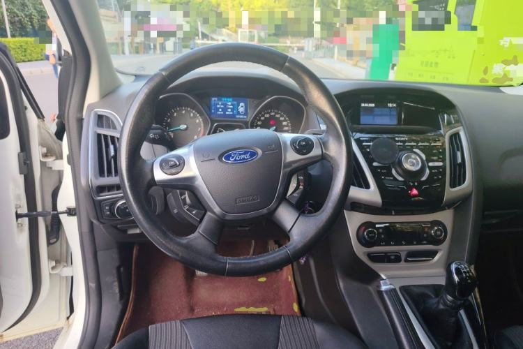 Used Ford Focus 2012 Hatchback 2.0L Manual Luxury Sport Model Steering Wheel