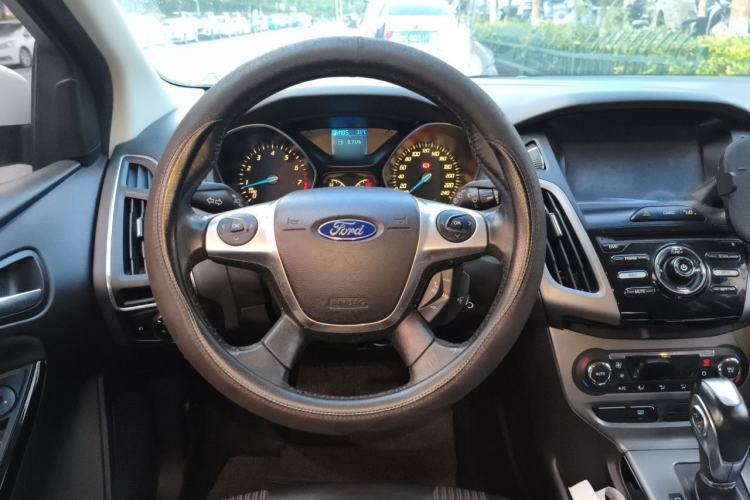 Used Ford Focus 2012 Hatchback 1.6L Automatic Fashion Edition Steering Wheel