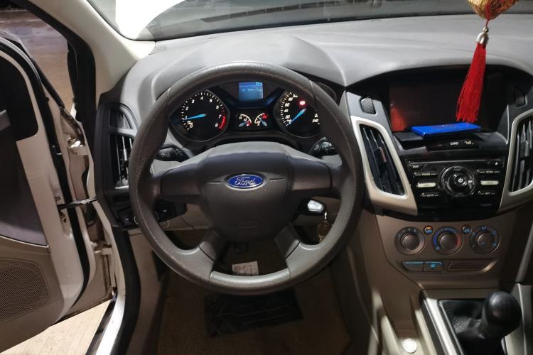 Used Ford Focus 2012 Sedan 1.6L Manual Comfort Model Steering Wheel