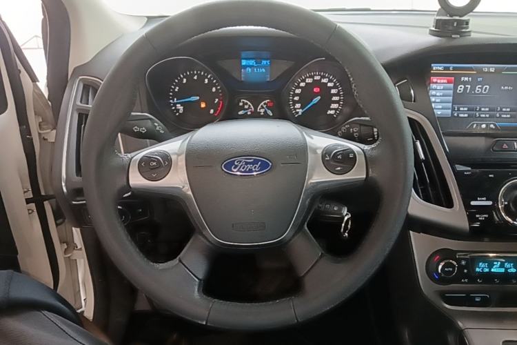 Used Ford Focus 2012 Hatchback 1.6L Automatic Fashion Edition Steering Wheel