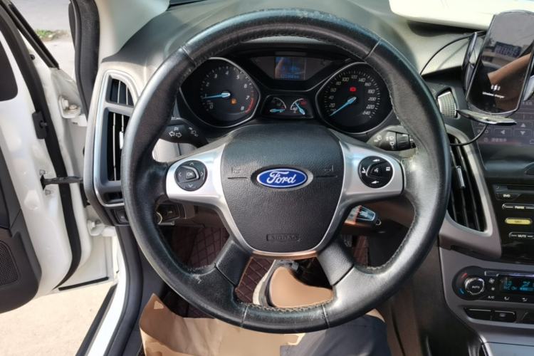 Used Ford Focus 2012 Sedan 1.6L Automatic Fashion Edition Steering Wheel