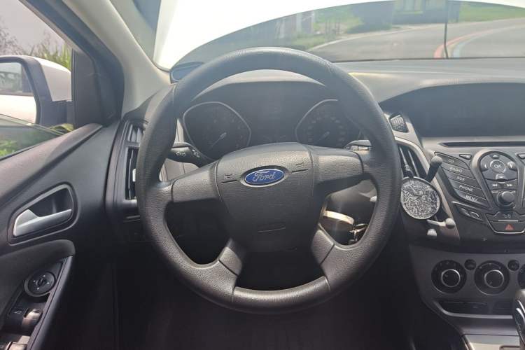 Used Ford Focus 2012 Hatchback 1.6L Automatic Comfort Model Steering Wheel