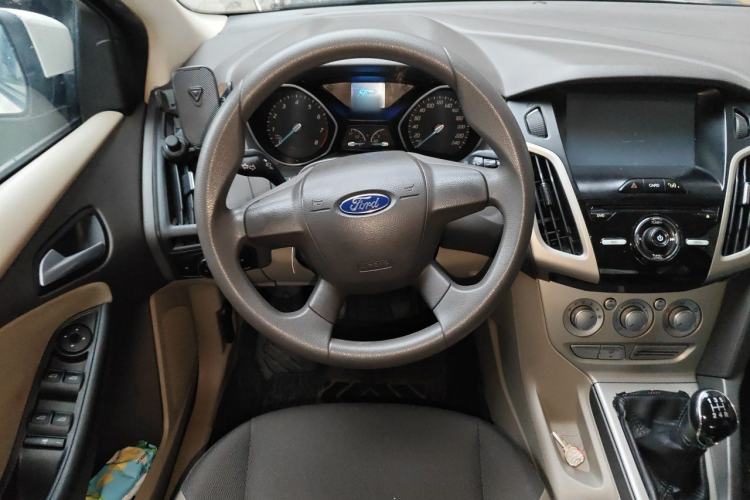 Used Ford Focus 2012 Sedan 1.6L Manual Comfort Model Steering Wheel