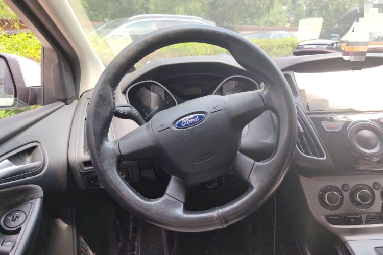 Used Ford Focus 2012 Hatchback 1.6L Automatic Comfort Model Steering Wheel