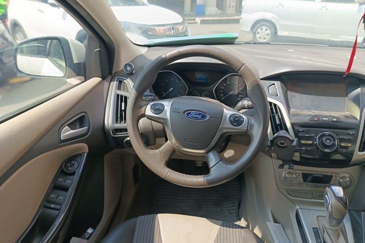 Used Ford Focus 2012 Sedan 1.6L Automatic Fashion Edition Steering Wheel
