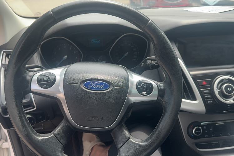 Used Ford Focus 2012 Sedan 1.6L Automatic Fashion Edition Steering Wheel