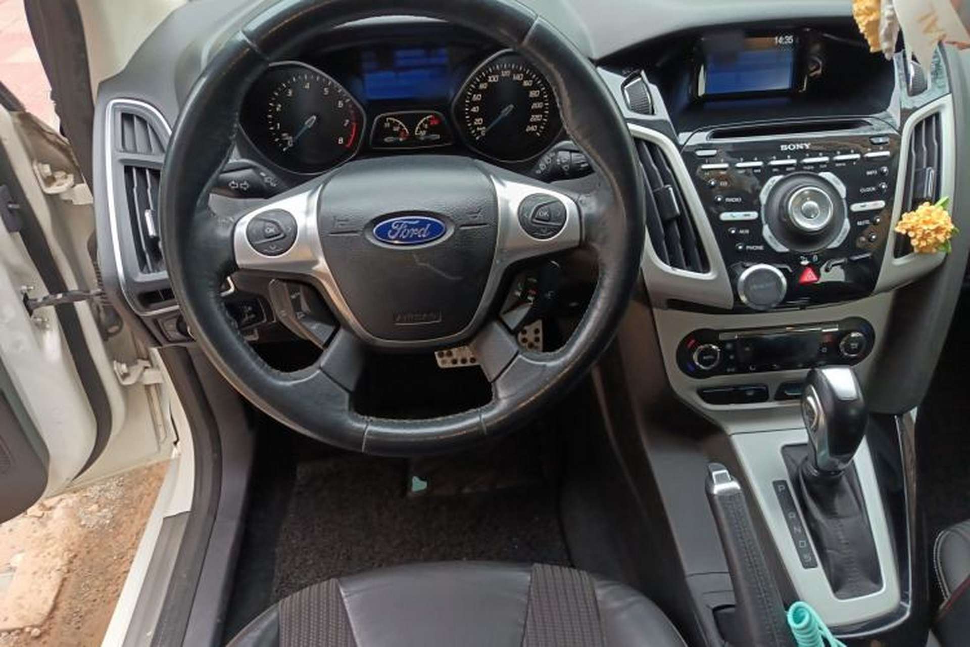 Used Ford Focus 2012 Hatchback 2.0L Automatic Luxury Sport Model Steering Wheel