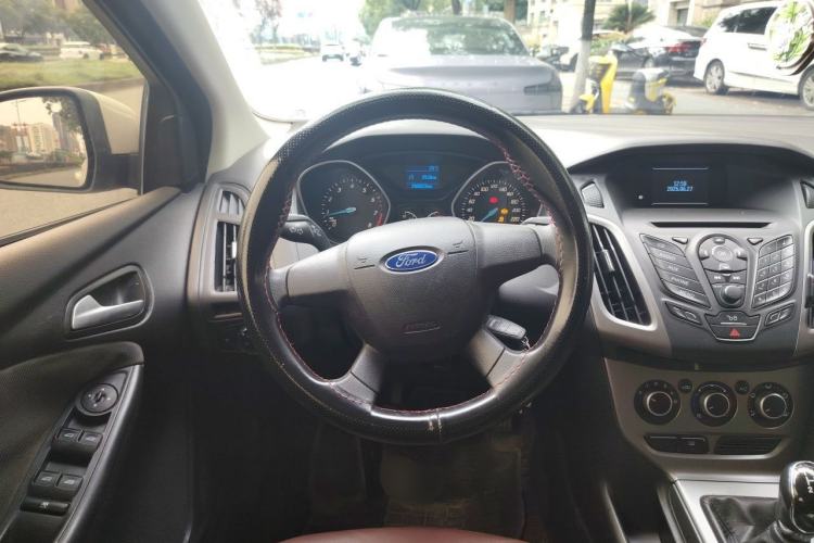 Used Ford Focus 2012 Hatchback 1.6L Manual Comfort Model Steering Wheel