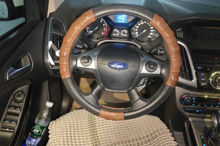 Used Ford Focus 2012 Hatchback 1.6L Automatic Fashion Edition Steering Wheel