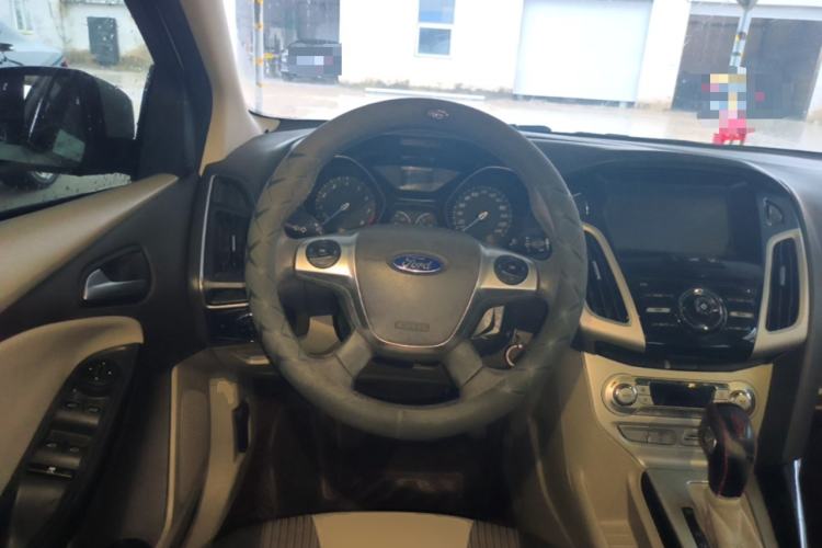 Used Ford Focus 2012 Sedan 1.6L Automatic Fashion Edition Steering Wheel