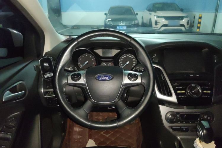 Used Ford Focus 2012 Sedan 1.6L Automatic Fashion Edition Steering Wheel