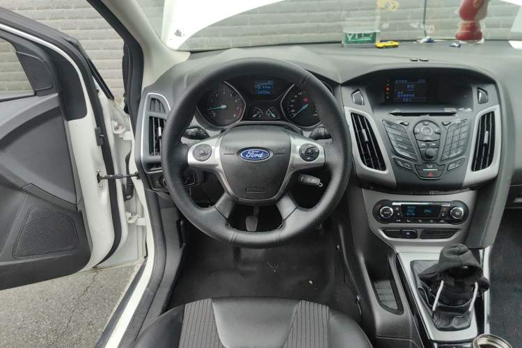 Used Ford Focus 2012 Hatchback 1.6L Manual Fashion Edition Steering Wheel