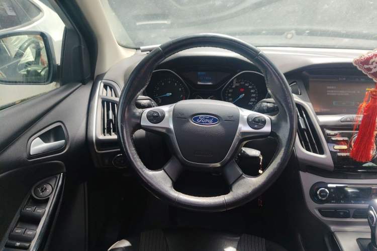 Used Ford Focus 2012 Hatchback 1.6L Automatic Fashion Edition Steering Wheel