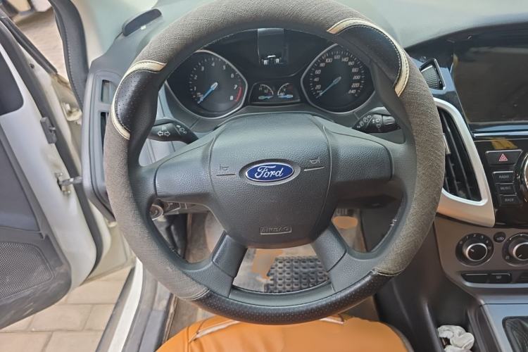 Used Ford Focus 2012 Hatchback 1.6L Manual Comfort Model Steering Wheel