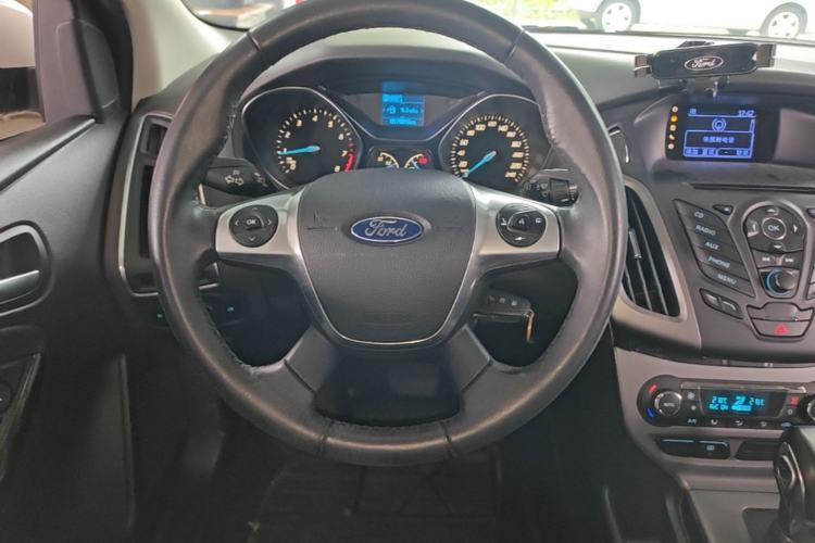 Used Ford Focus 2012 Hatchback 1.6L Automatic Fashion Edition Steering Wheel