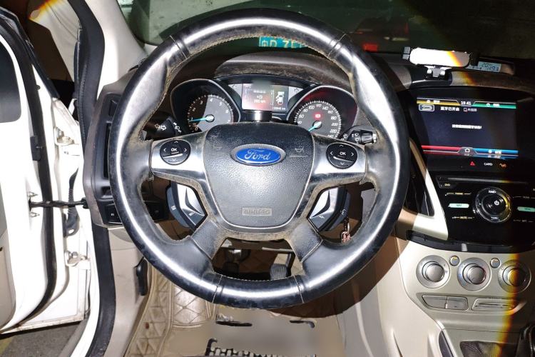 Used Ford Focus 2012 Sedan 1.6L Manual Comfort Model Steering Wheel