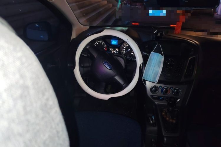Used Ford Focus 2012 Hatchback 1.6L Manual Comfort Model Steering Wheel