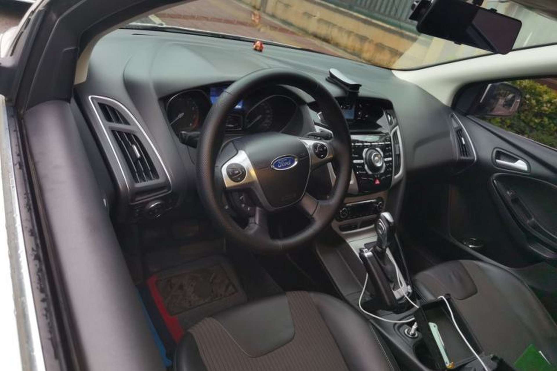 Used Ford Focus 2012 Hatchback 2.0L Automatic Luxury Sport Model Steering Wheel