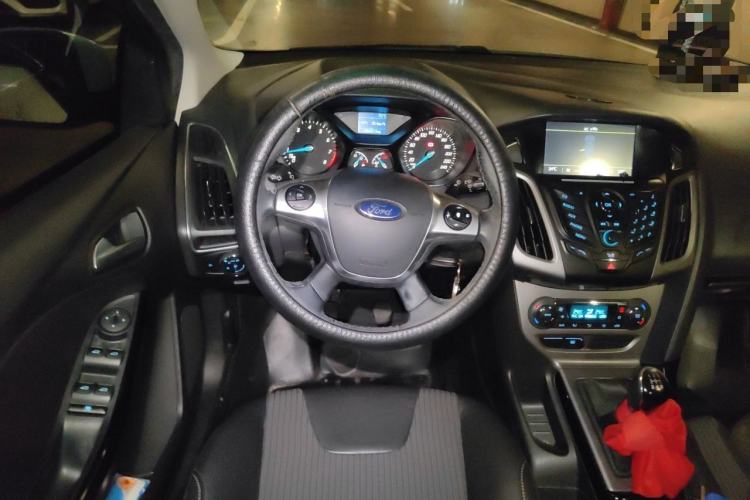 Used Ford Focus 2012 Sedan 1.6L Manual Fashion Edition Steering Wheel