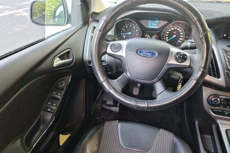 Used Ford Focus 2012 Hatchback 1.6L Manual Fashion Edition Steering Wheel