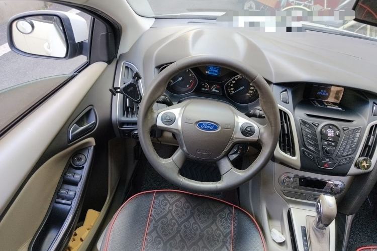 Used Ford Focus 2012 Sedan 1.6L Automatic Fashion Edition Steering Wheel