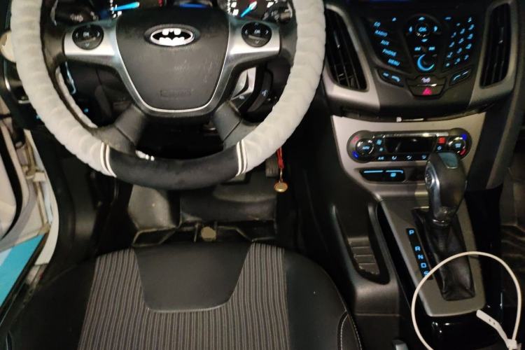 Used Ford Focus 2012 Sedan 1.6L Automatic Fashion Edition Steering Wheel