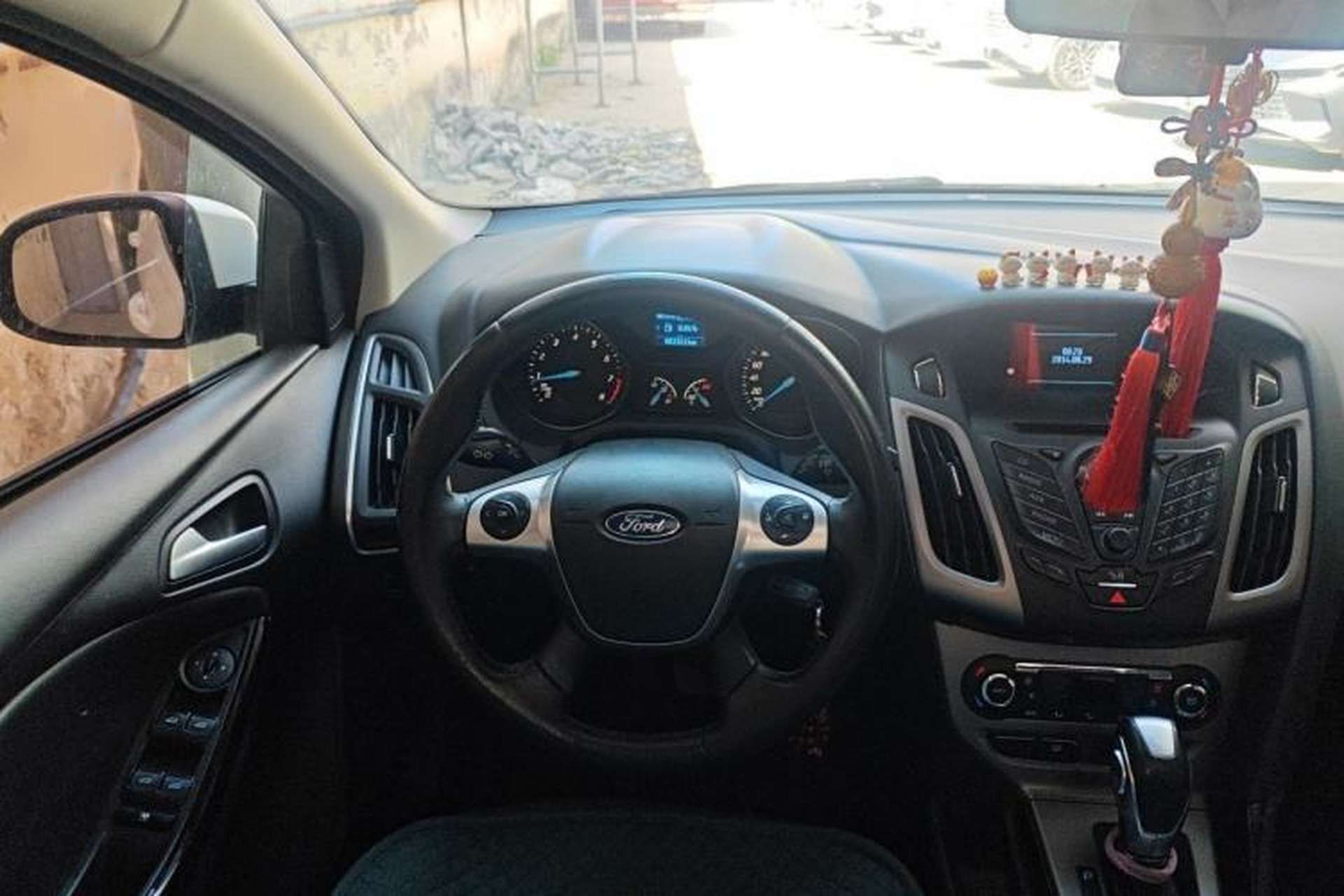 Used Ford Focus 2012 Hatchback 1.6L Automatic Fashion Edition Steering Wheel