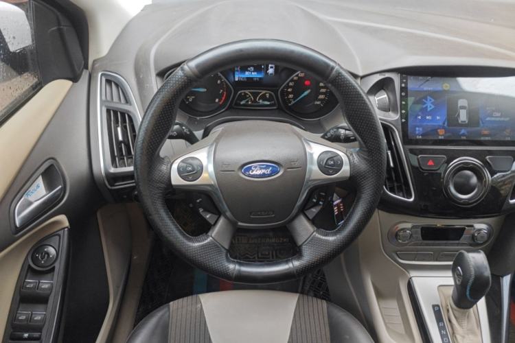 Used Ford Focus 2012 Hatchback 1.6L Automatic Fashion Edition Steering Wheel