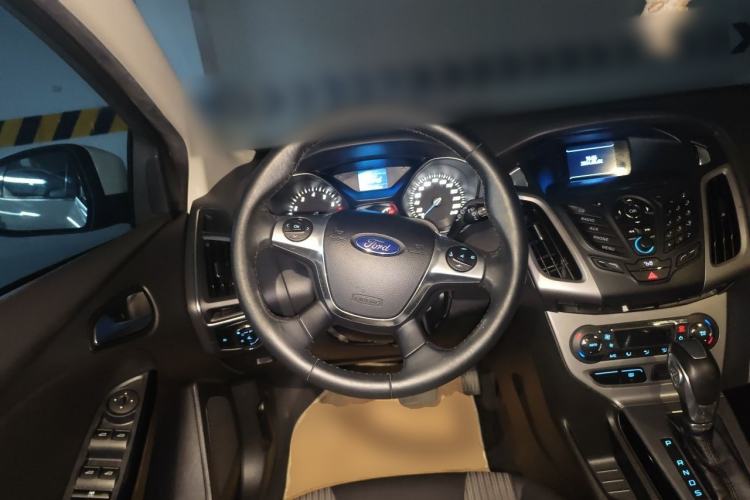 Used Ford Focus 2012 Hatchback 1.6L Automatic Fashion Edition Steering Wheel