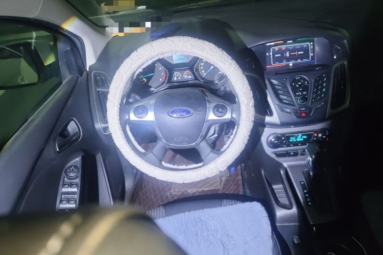 Used Ford Focus 2012 Sedan 1.6L Automatic Fashion Edition Steering Wheel