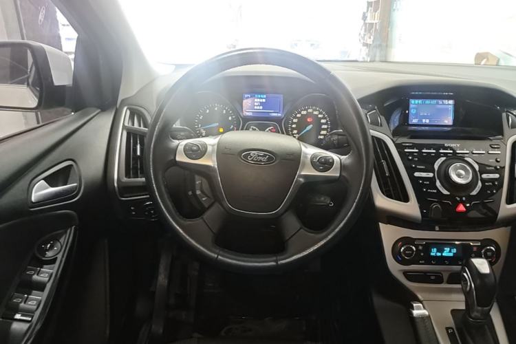 Used Ford Focus 2012 Hatchback 2.0L Automatic Luxury Sport Model Steering Wheel