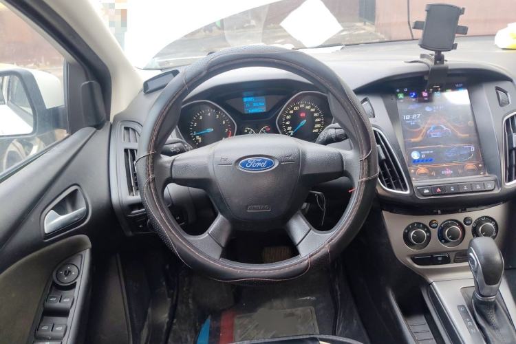 Used Ford Focus 2012 Hatchback 1.6L Automatic Comfort Model Steering Wheel