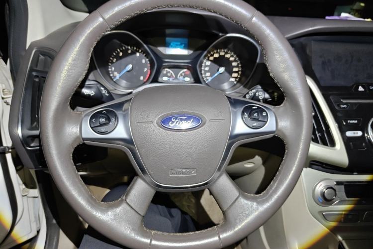 Used Ford Focus 2012 Hatchback 1.6L Automatic Fashion Edition Steering Wheel