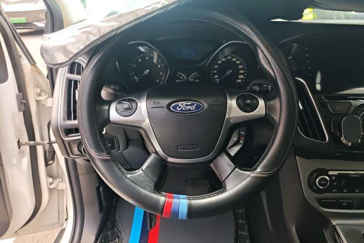 Used Ford Focus 2012 Sedan 1.6L Automatic Fashion Edition Steering Wheel