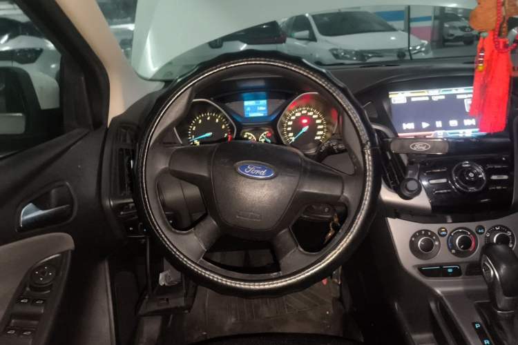 Used Ford Focus 2012 Hatchback 1.6L Automatic Comfort Model Steering Wheel